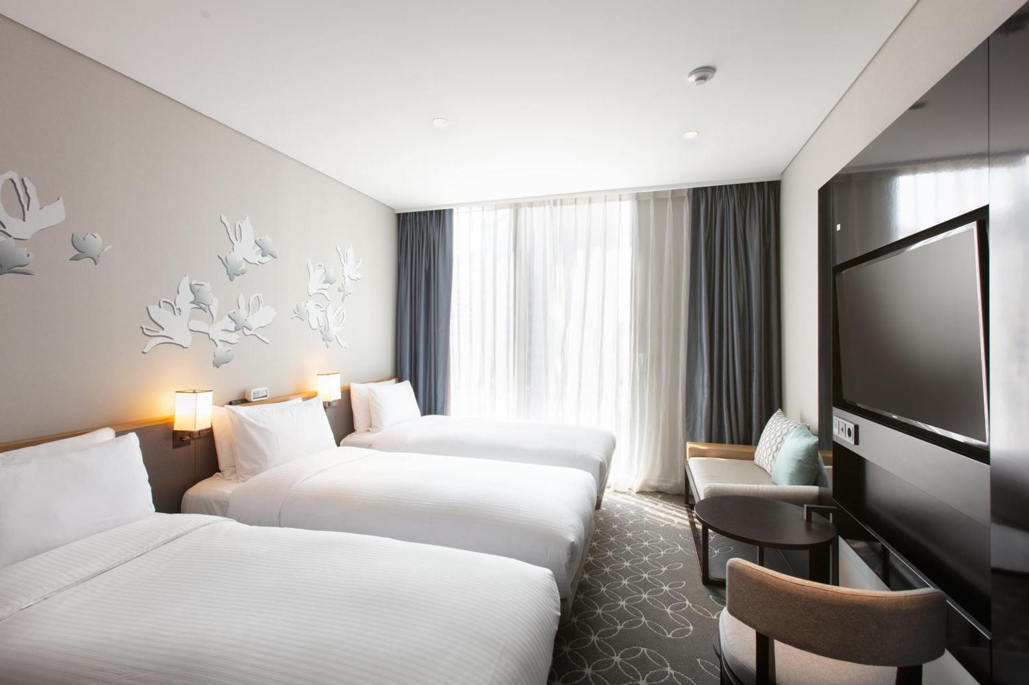 Gracery Hotel